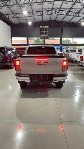 Imagem 9 de 11 de Toyota Hilux 2.8 Srv 4x4 Cd 16v Diesel 4p Automático