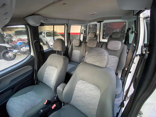 Imagem 9 de 13 de Fiat Doblo 2018 1.8 16v Essence 7l Flex 5p