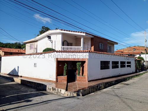 Casa En Venta Duplex En Colinas De Santa Rosa Este Barquisimeto __ Cod 2 4 2 1 2 2 