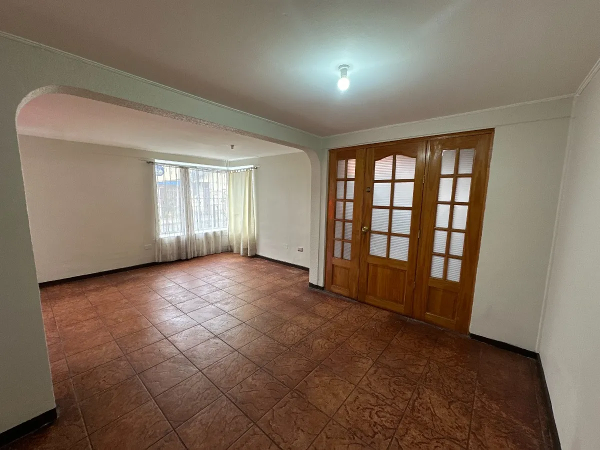Imagen 2 de 14 de Amplia Y Acogedora Casa En Barrio Residencial Consolidado