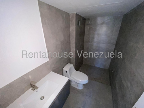 Apartamento Remodelado En Venta, Urb. Las Mercedes