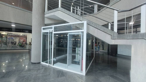 Imagen 2 de 5 de En Alquiler Local Comercial C.c Cristal