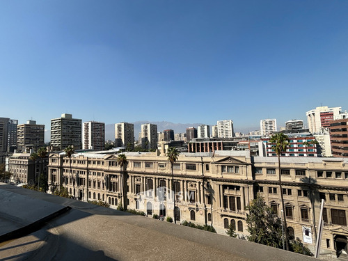 Vive El Encanto De Lastarrias - Frente A La U. Catolica.