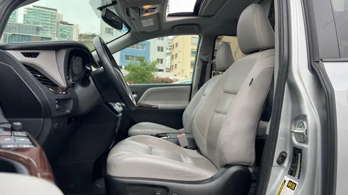 Toyota Sienna 3.5 Limited At