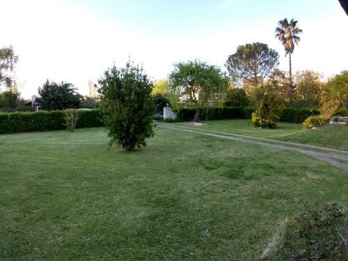 La Celia. Lote 1600m2. 4amb. Para 6 Plazas, Quincho/pileta