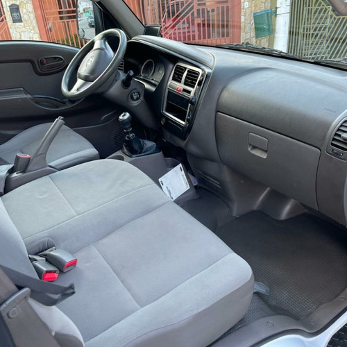 Imagem 10 de 12 de Hyundai Hr 2017 2.5 Hd Cab. Curta S/ Carroceria Tci 2p