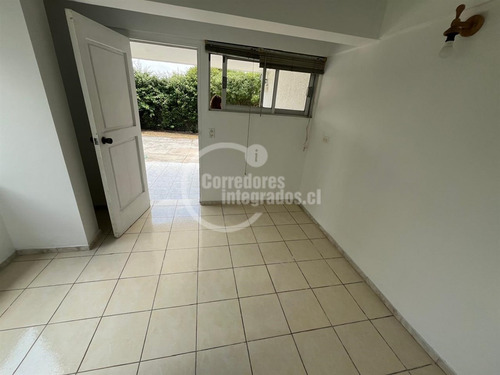 Casa En Venta De 5 Dorm. En Santo Domingo