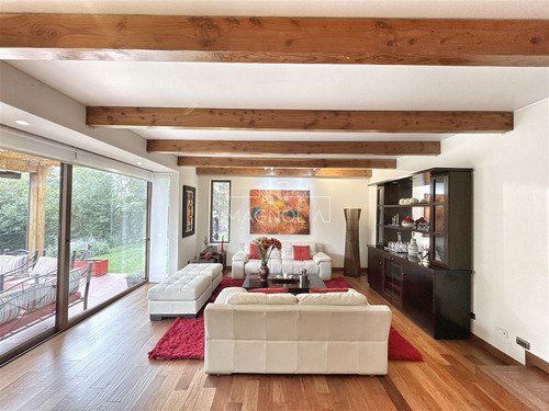 Casa En Arriendo De 7 Dorm. En Las Condes