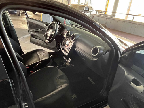 Imagen 6 de 22 de Volkswagen Gol Trend 2014 1.6 Pack I 101cv