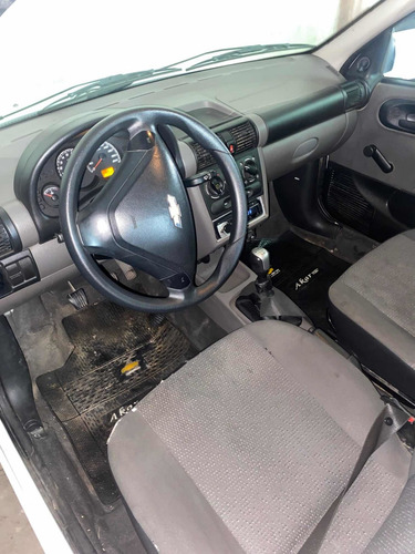 Imagen 6 de 6 de Chevrolet Corsa 1.4 Classic 2015