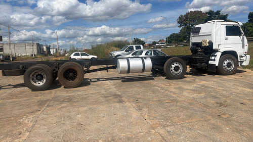 18-310 No Bitruck Com 08 Pneus Novos E Cabine Estendida