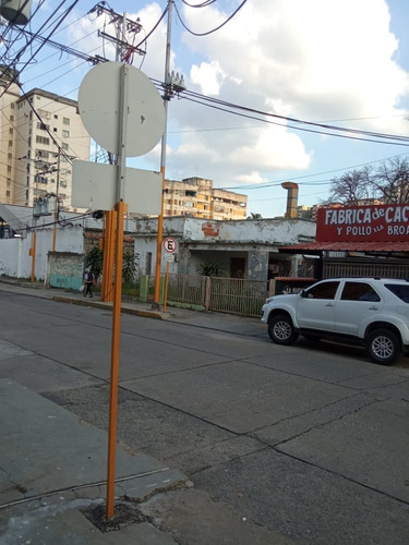 Imagen 2 de 16 de Casa Sector La Ceiba Av. Bolivar Valencia Atc-893 Marisol 04244923040