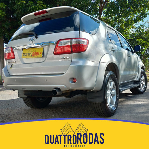 Toyota Sw4 - 2010/2011 3.0 Srv 4x4 7 Lugares 16v Tdi Aut.
