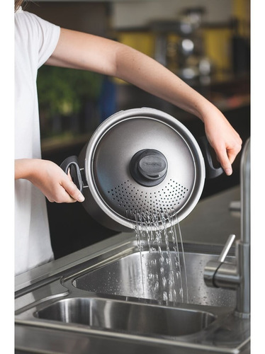 Imagen 2 de 2 de Olla Pastas Cacerola Teflon Tramontina Tapa 24 Cm 7,3 Lts