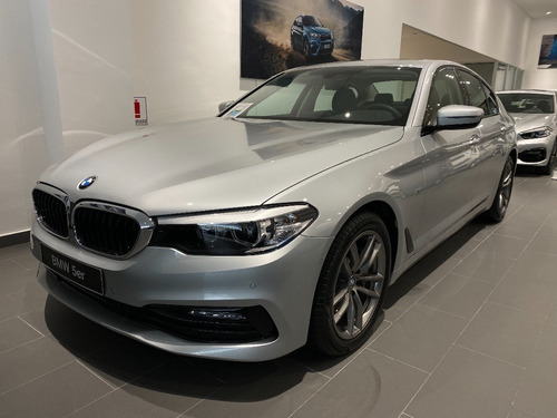 Imagen 2 de 8 de Bmw Serie 5 3.0 530ia Sportline
