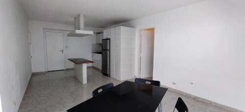 Imagen 2 de 9 de Apartamento Edif. Guaraguao - Con Vista Al Mar, Porlamar Municipio Mariño Nueva Esparta Venezuela