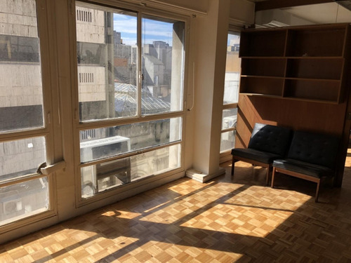 Oficina En Ciudad Vieja