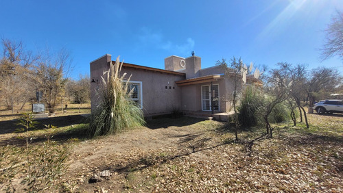 En Venta, Casa De Categoria Amoblada A 500m Del Lago
