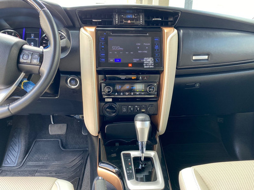 Imagem 10 de 15 de Toyota Sw4 Sw4 Srx Diamo. 4x4 2.8 Tb Die Aut. 2019/2019