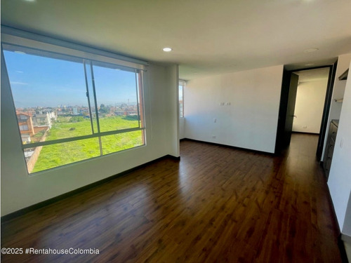 Apartamento En Camino La Floresta Rah Co: 25-1241