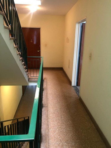 Imagen 4 de 16 de Muy Amplio Departamento.bajas Expensas