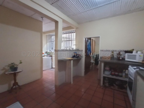 Imagen 5 de 15 de Casa En Venta El Macaro Turmero 22-11901 Ag