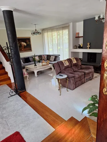 Vendo Amplia Casa 255 Mts En El Poblado Cola Del Zorro
