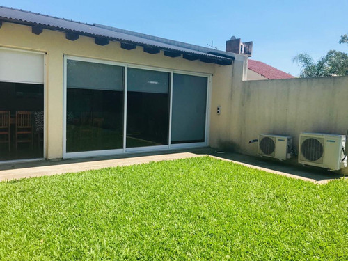 Imagen 9 de 13 de Casa 3 Dormitorios Y Parque En Venta La Plata