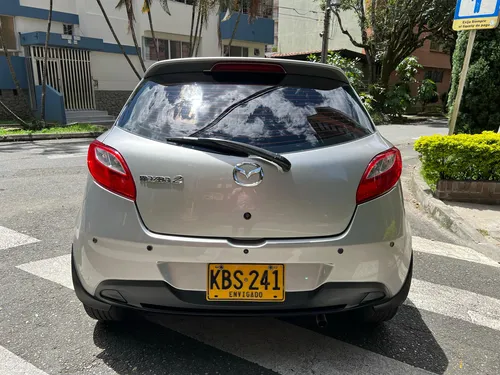 Mazda 2 1.5 Hatchback Automático 2010