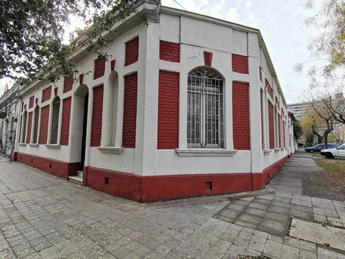 Hermosa Casona Patrimonial Uso Mixto, Barrio Universitario