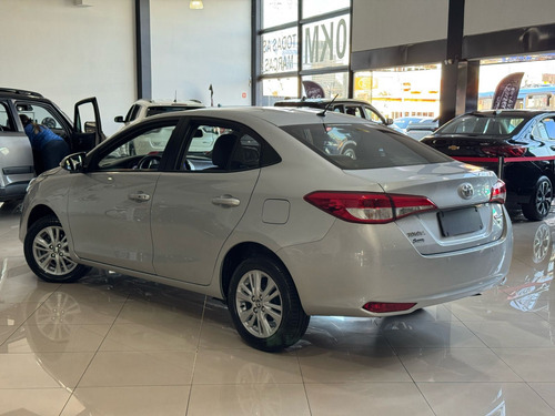 Toyota Yaris 1.3 16V FLEX XL PLUS TECH MULTIDRIVE