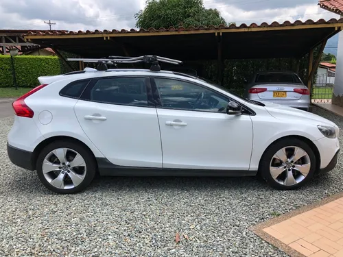 Volvo V40 2.5 T5 Cross Country Awd