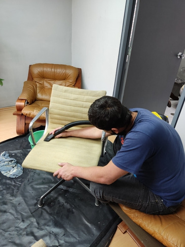 Imagen 2 de 5 de Limpieza De Muebles, Alfombras Y Oficinas En General.