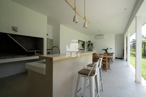 Venta De Casa En Barrio Privado Campo Brava - Ref : Pbi13587