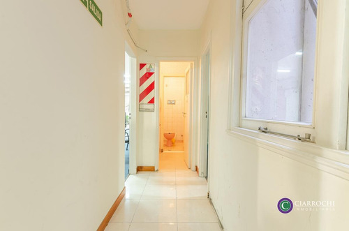Imagen 5 de 24 de Montevideo Y Posadas Oficina Con 2 Patios Propios