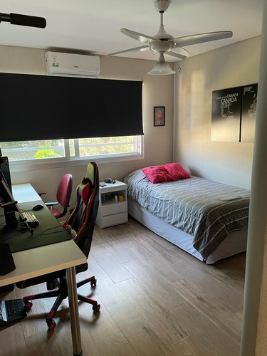 Imagen 27 de 30 de Venta - Magnifica Casa - Lote 8,66 X 43,30 - Piscina - Canepa Al 1300 - S. L