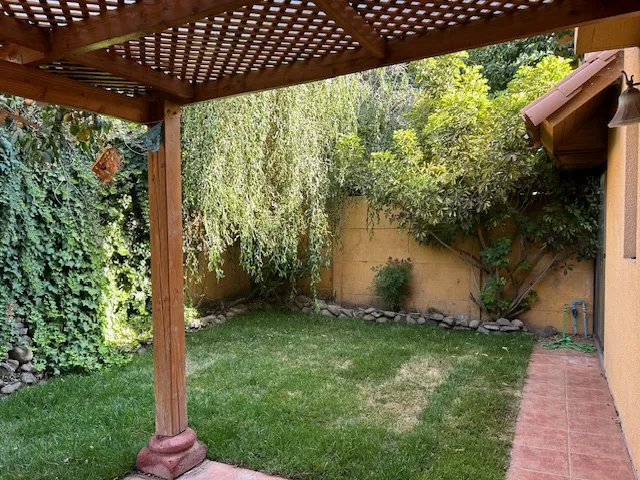 Imagen 1 de 10 de Casa De Dos Pisos En Venta, Ideal Para Familias