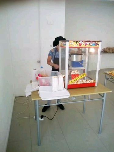 Imagen 3 de 4 de Juego Inflable,cama Elástica,air Hockey Cabritas,burbujas.