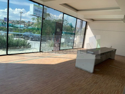 Imagen 16 de 20 de Local Comercial Para Servicios Junto A Mercedes Benz De Bern