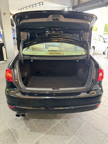 Volkswagen Jetta 2.0 Comfortline Flex 4p Automática