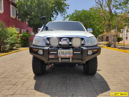 Imagen 1 de 14 de Toyota Hilux Kavak 4x4