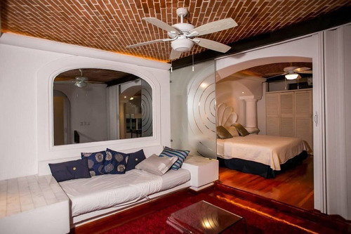 Venta De Villa Con Muelle En Zona Hotelera De Cancun