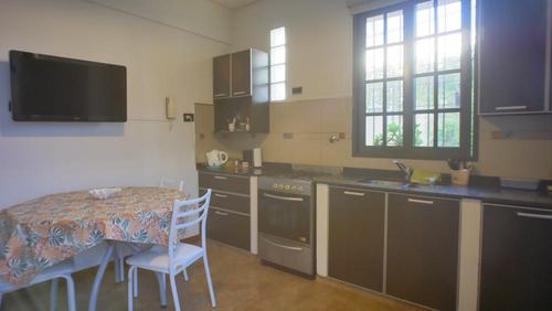 Chalet Estilo Inglés De 3 Dorm. Banfield Este.