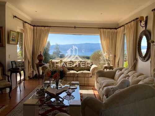 Imagen 8 de 30 de Casa Con Vista Lago Y Volcan En Venta De 5 Dorm. En Pucón