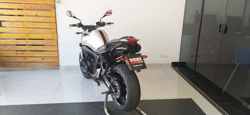 Imagem 8 de 9 de Yamaha Fz6 Fazer 600 N Prata 2009 Tebi Motos