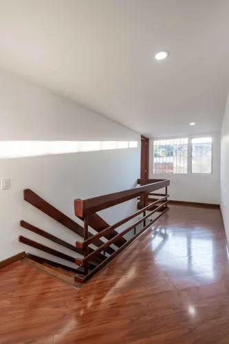 Casa En Venta En Niza Antigua. Cod V8182