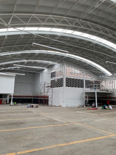 Imagen 3 de 12 de Sta Maria La Ribera Rento Bodega 1500 M2
