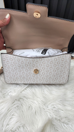 Bolsa Guess Sg914221 Nueva 100 % Original Con Etiqueta Blanco Estampado Oro Beige