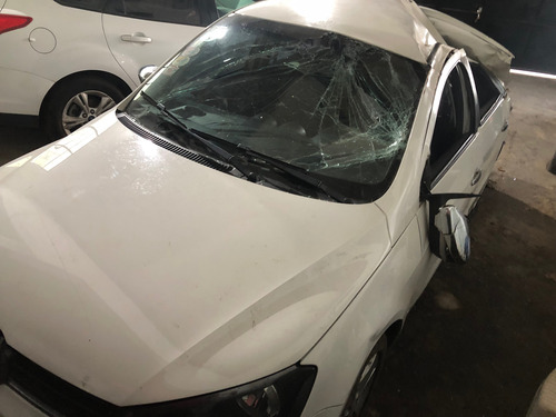 Volkswagen Voyage 1.6 Higline Chocado