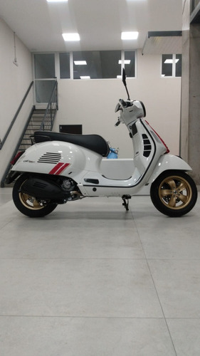 Imagen 2 de 22 de Vespa Gts 300 Racing Sixties -palermo Bikes-